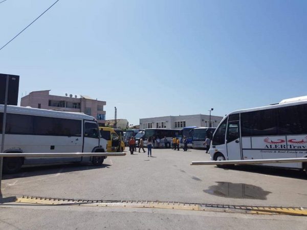 “PLAS” SHERRI NË TERMINALIN E AUTOBUZËVE TË VERIUT NË TIRANË/ Plagoset me thikë 32-vjeçari (EMRI)