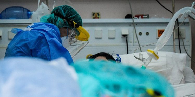 PANDEMIA NË GREQI/ 67 të vdekur në 24 orët e fundit (INFEKTIMET)