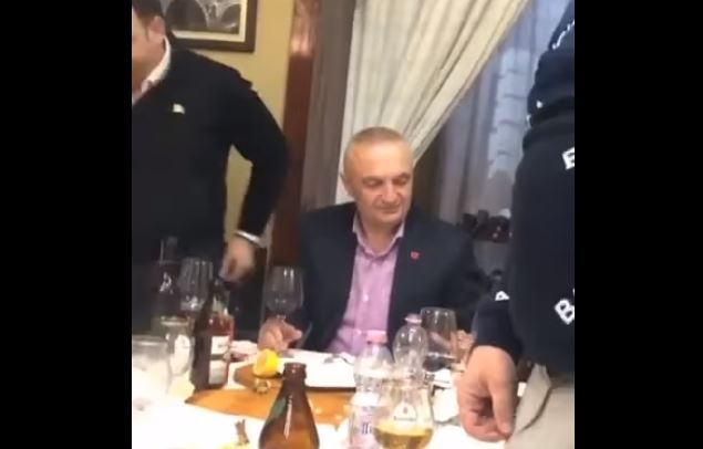 DUKE PIRË VERË E RAKI/ Gazetari publikon VIDEON e Metës: Duke mbrojtur kushtetutën…