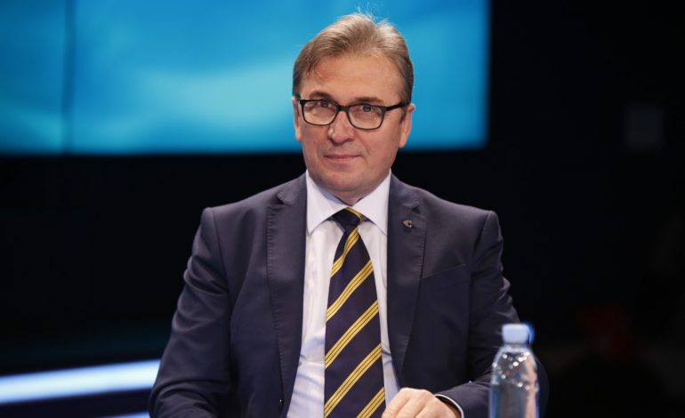 DISA KËSHILLA/ Skënder Brataj nxjerr të dhënat e OBSH për AstraZenecan, THIRRJE për… (E PLOTË)