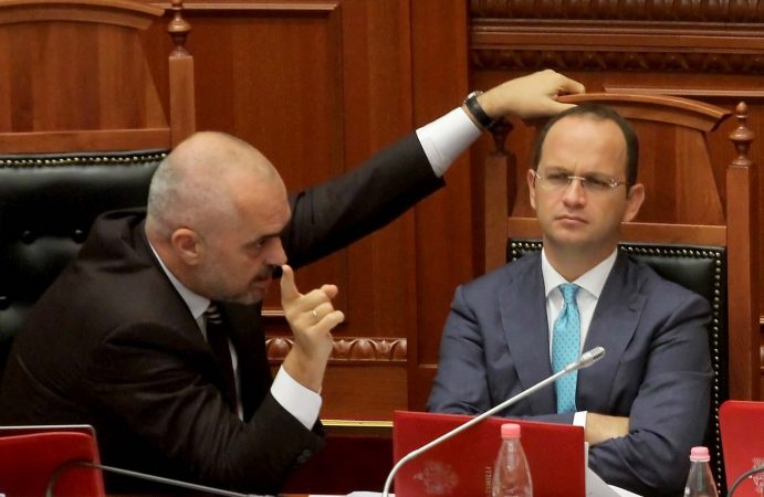 DEBATI/ Rama përplaset me Ditmir Bushatin: Nga treni zbrite vetë, ti ke vendosur të mbash…