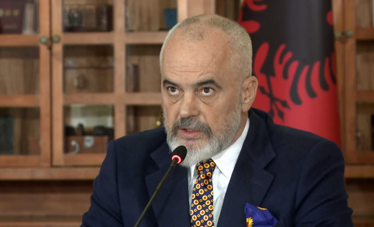 DITA E 7 MARSIT/ Rama urim të veçantë për mësuesit: Po kaloni një vit të vështirë, por ju siguroj të gjithëve se…