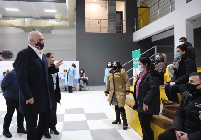 “DERI TANI, ASNJË EFEKT ANËSOR NË VEND NGA ASTRAZENECA”/ Rama-Manastirliu: Presim rekomandimet e EMA dhe OBSH