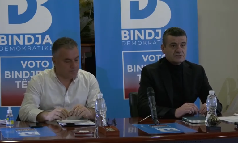 BINDJA DEMOKRATIKE PREZANTON KANDIDATËT NË VLORË/ Patozi: Prej këtu u ndez flaka olimpike në gjithë Shqipërinë (VIDEO)