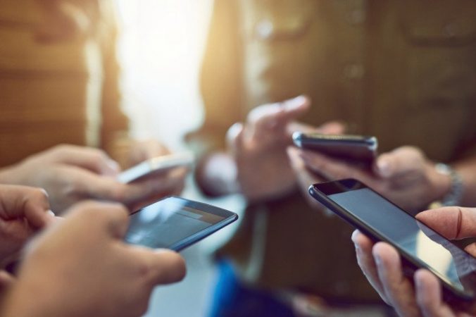 NJË TJETËR SKANDAL/ Ja sesi Partia Demokratike po u vjedh qytetarëve numrat e telefonit