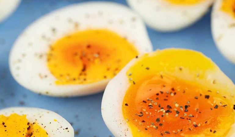 NGA SALMONI E DERI TEK FRUTAT/ Zbuloni cilat janë mënyrat më të mira për rënien në peshë tek meshkujt