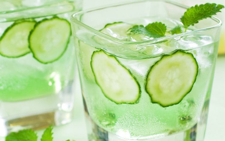 UJË ME KASTRAVEC DHE LIMON/ Efektet në pastrimin e organizmit