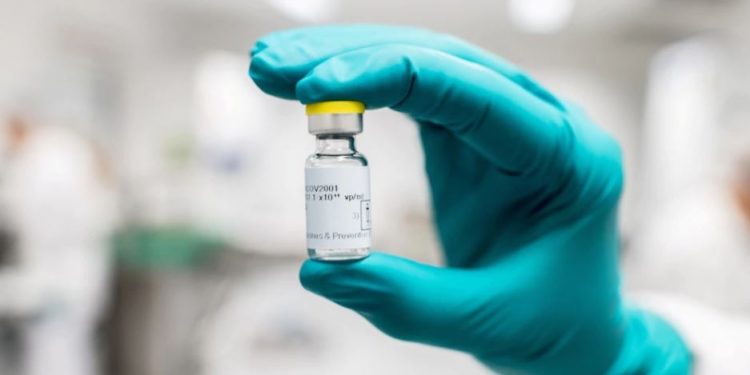 STUDIMI/ Pfizer më shumë raste të mpiksjes së gjakut se AstraZeneca, asnjëra nuk përbën rrezik