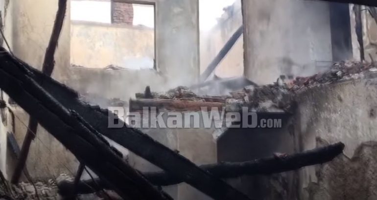 DEL EKSPERTIZA E ZJARRIT NË BERAT/ Çfarë iu mori jetën babait të paralizuar dhe djalit të tij