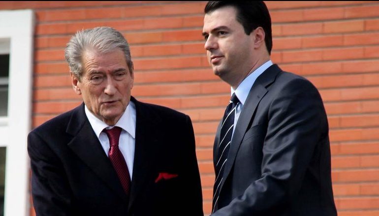 FAKSIMILE/ Basha kërkon votat e vlonjatëve për njeriun e familjes Berisha që u ka rrëmbyer 163.6 hektar tokë