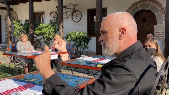 TAKIM ME PEDAGOGËT NË SHKODËR/ Rama: Liri dhe përgjegjësi që të funksionojë autonomia në universitete