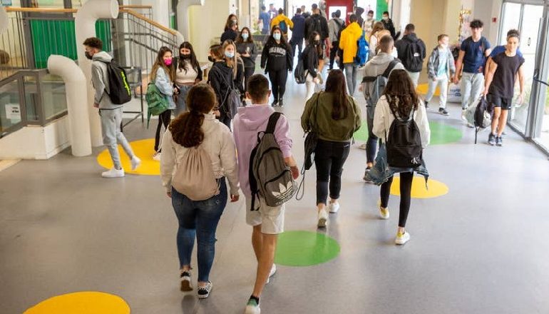 PAS STUDIMIT TË PFIZER/ Izraeli bëhet gati të fillojë vaksinimin anti-COVID për fëmijët 12-15 vjeç
