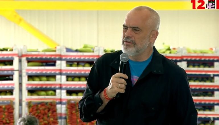 25 PRILLI/ Rama me fermerët në Berat: 7 vite më parë në rrugë ishte bujqësia e mbijetesës. Sot e rrallë të shohësh ndonjë tezgë