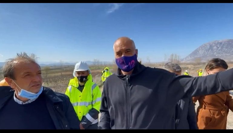 INSPEKTON PUNIMET NË FIER/ Rama: Kantieri i ujit Maçurisht-Plasë përfundon pas 2 muajsh, përfitojnë… (VIDEO)