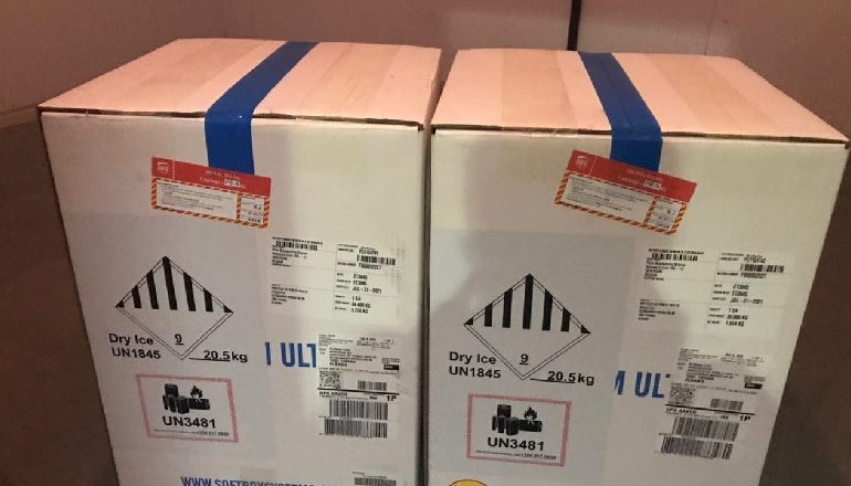 FOTOLAJM/ Mbërrijnë në Rinas 22 mijë e 230 doza të PFIZER, Rama: Mes vendeve më të shpejta në Europë