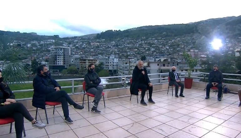 TAKIM ME PEDAGOGËT NË GJIROKASTËR/ Rama: Reforma e Arsimit të Lartë në përpjetë, të fuqizojmë drejtorët e shkollave