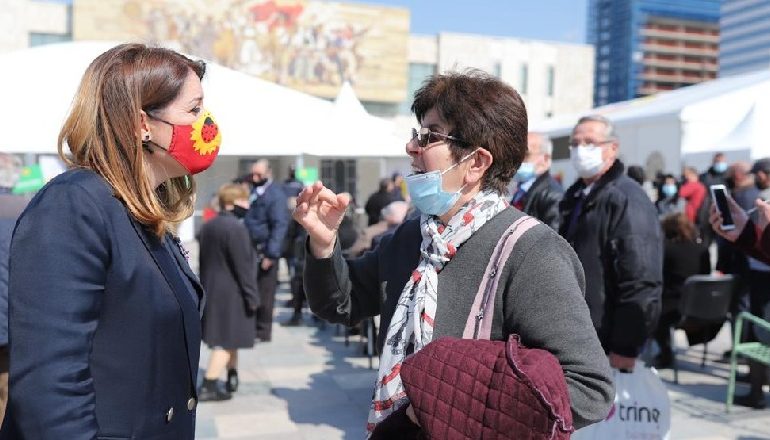 VAKSINIMI MASIV/ Manastirliu: Procesi po vijon me moshat mbi 65 vjeç, nga e hëna personat…