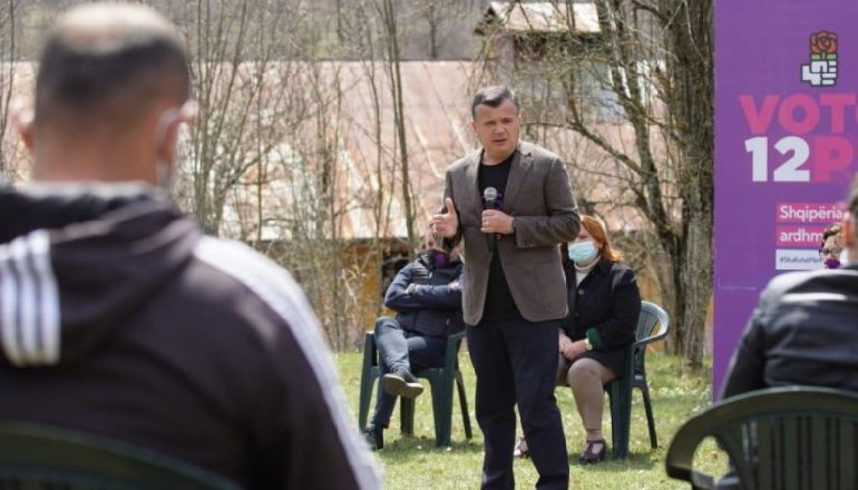 TAKIM ME BANORËT NË PRRENJAS/ Balla: Kush mendon që duhet të kthehemi te Meta me mikun e atij, Saliun, e ka gabim