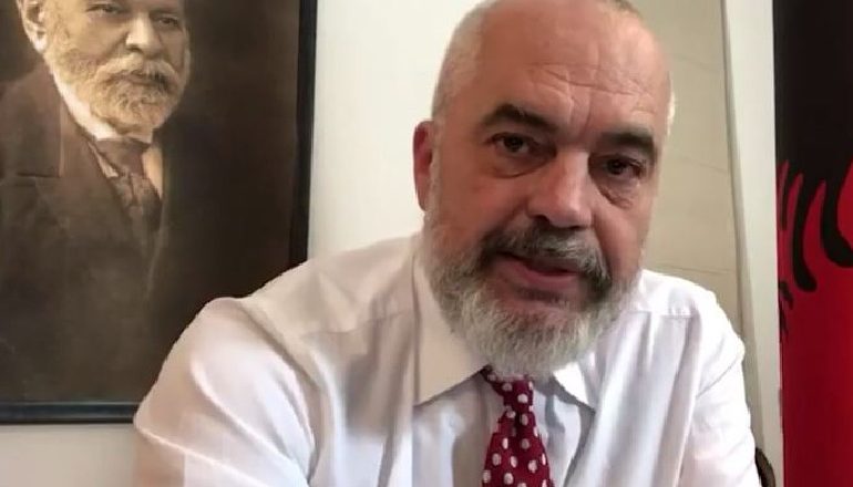“SHUMICA E SHQIPTARËVE DO VOTOJNË PS”/ Rama reagon pas postimit të Berishës: Çfarë ka barku nxjerr facebook