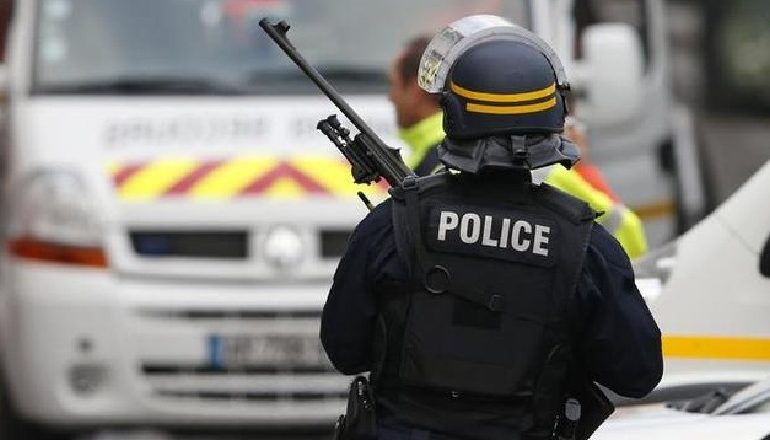 NGJARJE TRONDITËSE NË PARIS/ Pas sulmit me armë, humbet jetën një person