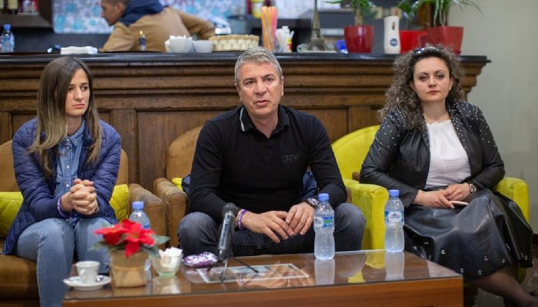 TAKIM ME QYTETARËT NË VLORË/ Gjiknuri: Vlonjatët janë të lodhur nga trazirat dhe sjellja indiferente që kanë treguar ata politikanë…