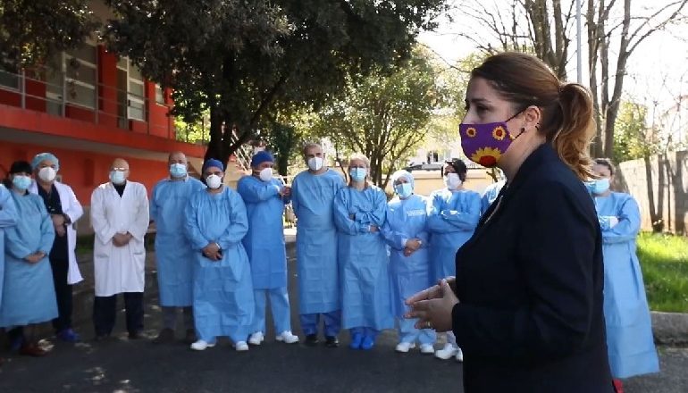 “LUFTA ME COVID NUK KA MBARUAR”/ Manastirliu takon mjekët: Brenda majit përfundon vaksinimi i…