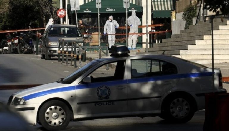 E RRAHËN BRUTALISHT DHE E GRABITËN PASI I PRENË RRUGËN ME MAKINË/ Shqiptari kallëzon rastin në policinë greke: Flisnin shqip dhe greqisht