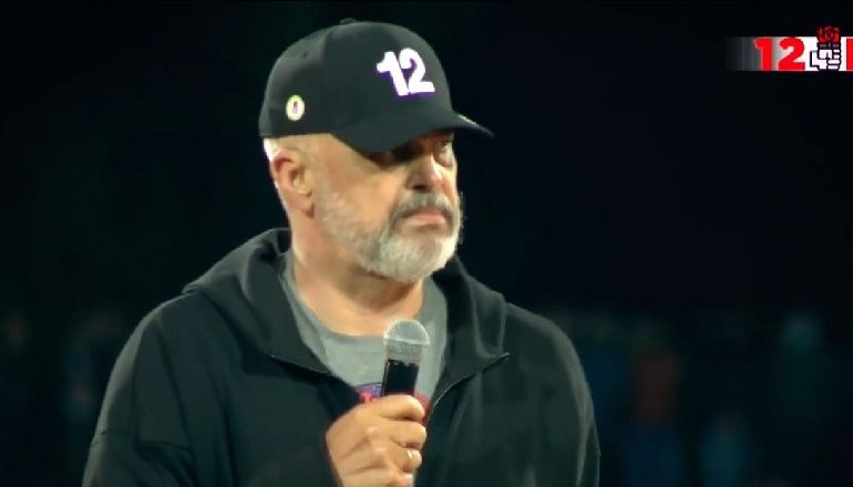 TAKIM ME BANORËT E QYTETIT TË KORÇËS/ Rama premton ndërtimin një stadiumi të ri: Na jepni 7 mandate