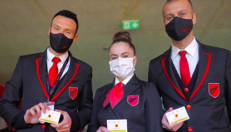 VAKSINIMI MASIV/ Nga sot marrin vaksinën anti COVID edhe punonjësit e transportit ajror
