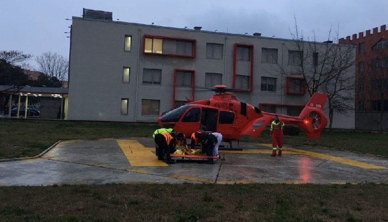 E RËNDË/ E zë dollapi, fëmija 3 vjeçar niset me helikopter nga Saranda drejt spitalit të Traumës