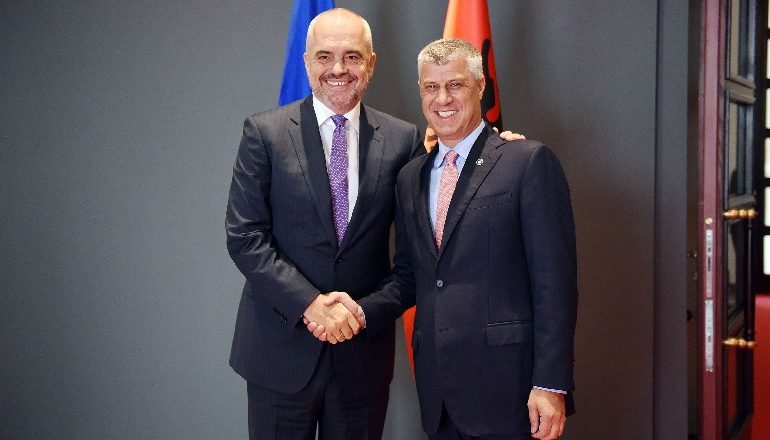 “NUK E DI A MË LEXON…”/ Rama urim të ndjerë për ish-presidentin Hashim Thaçi që feston ditëlindjen në paraburgim të Hagës