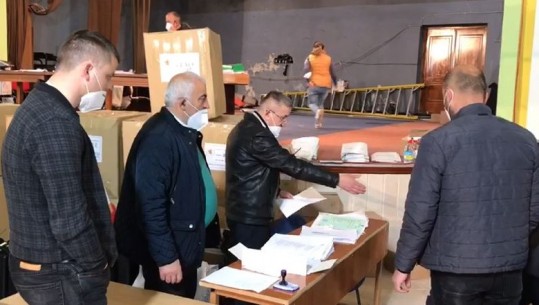 25 PRILLI/ Përfundon shpërndarja e materialeve zgjedhore në Kukës, Lezhë dhe Himarë