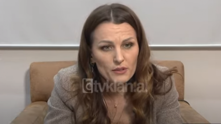 BLLOKIMI NË RINAS/ Kontrollorja tregon arsyen pse pezulluan punën në AlbControl: Isha stresuar