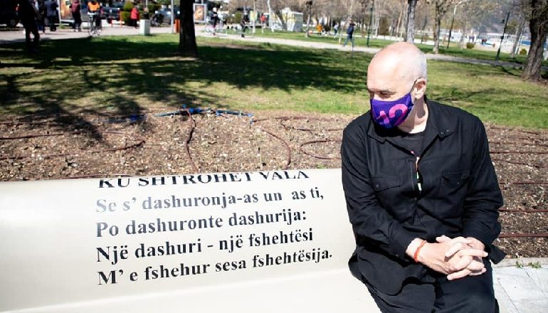 “SE S´DASHUROJA AS UNË AS TI, POR DASHURONTE…”/ Rama publikon FOTON e veçantë dhe e nis ditën me poezinë e Poradecit