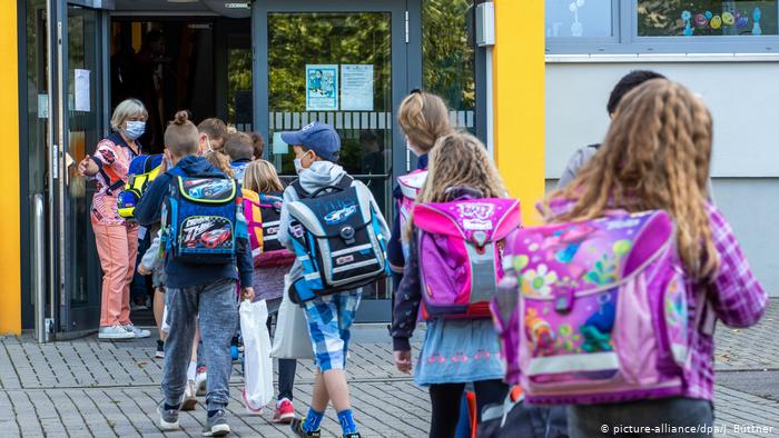 STUDIMI: Fëmijët kanë pasoja fatgjate nga COVID-19. Shqetësohen ekspertët