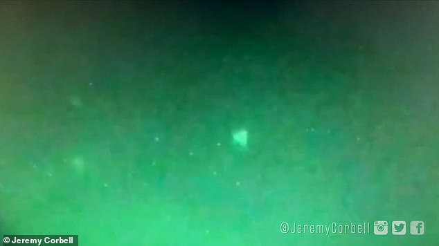 E PAZAKONTË/ Pentagoni konfirmon se video e 6 “UFO”-ve mbi anijen luftarake është e vërtetë