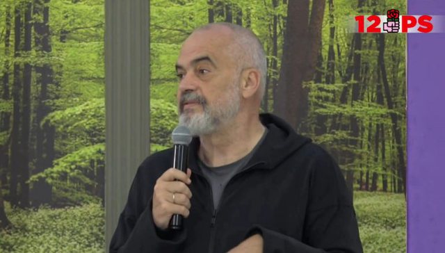 “SHKO ATY TEK PËR´PUTHEN”/ Rama thumbon Bashën: Luli fle kudo ku ta lësh