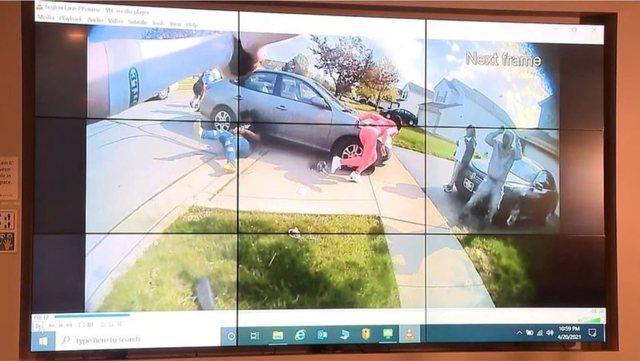 PAMJE TË RËNDA/ Ja momenti kur policia vret 16-vjeçaren me ngjyrë në SHBA (VIDEO)