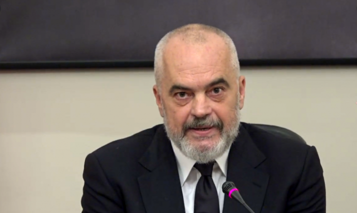 PUBLIKON FOTON E VEÇANTË DHE URON TË GJITHË BESIMTARËT/ Rama nga Fieri: Gëzuar Pashkët