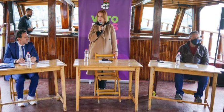TAKIM ME OPERATORËT TURISTIKË NË SARANDË/ Denaj: Do të jemi të kordinuar mes pushtetit lokal, Qeverisë dhe sipërmarrjeve turistike…