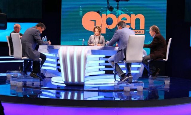 “JE I SHITUR”/ Plas sherri mes Ristanit dhe Markut: Rri urtë o burrë. E di ti kush jam unë?