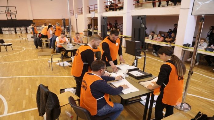 PS I RRËMBEU MANDATIN NË BERAT/ LSI pretendime për probleme në një nga kutitë e votimit