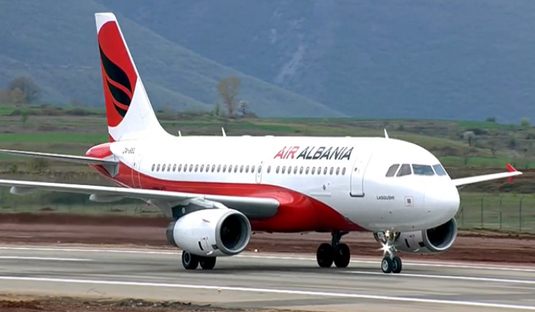 “JAM…”/ Vajza e Lasgush Poradecit: Më gufon zemra kur shikoj avionin me emrin e babait tim që sjell vaksina, vjen nga Londra dhe ulet në…