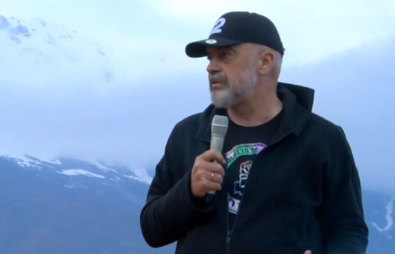 “AEROPORTI I KUKËSIT, PREMTIM I PAMBAJTUR”/ Rama i përgjigjet PD: Në 17 qershor nisin fluturimet ndërkombëtare. “Nusja” s’merret derr në thes