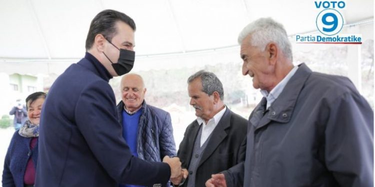 ÇUDIA/ Basha i premton të moshuarit: Do ta rris pensionin me 9 mijë lekë të vjetra
