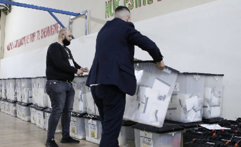 NUMËROHEN 13% E VOTAVE NË FIER/ PS ruan bastionin e saj! PR rritet lehtë, LSI ‘s’duket gjëkundi’
