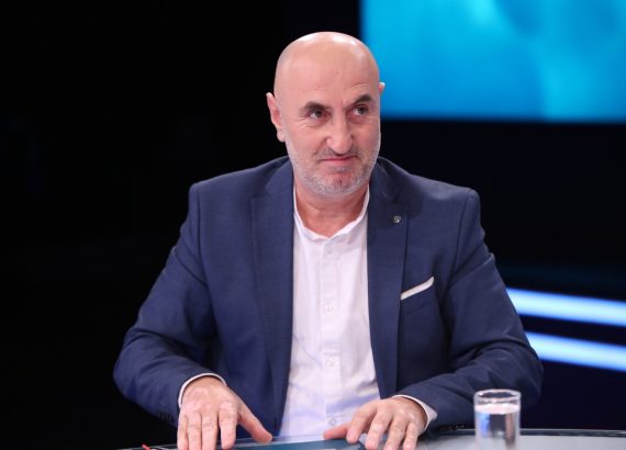 EKZEKUTIMI NË ELBASAN/ Ish-drejtuesi kamikaz i Policisë: Arbër Papleka me vrasjen që bëri, shpëtoi shumë jetë…