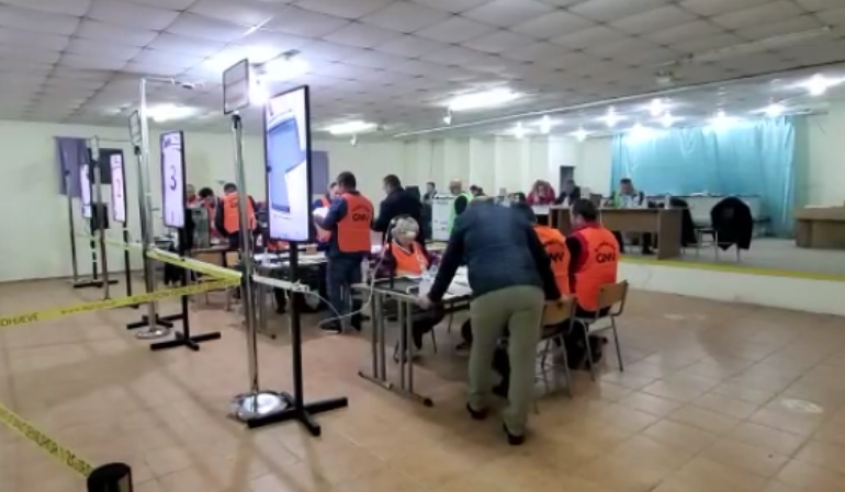 ZGJEDHJET/ Kolonja mbyll procesin e numërimit, PS shpallet fituese, ja REZULTATI