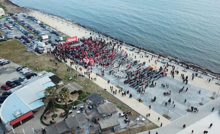 KRAHASIMI/ Mitingu i vitit 2017 i LSI në Durrës dhe mitingu sot. Si është “tretur” partia e Metës (FOTO)