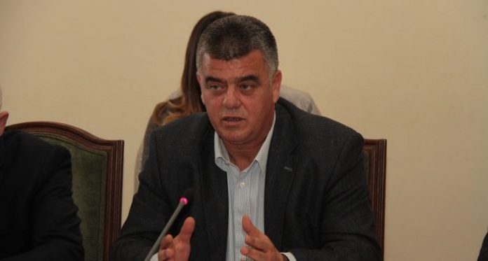 FITOI MANDATIN E DEPUTETIT/ Lefter Koka: Tramvaja e shpifjeve e mori përgjigjen në Durrës